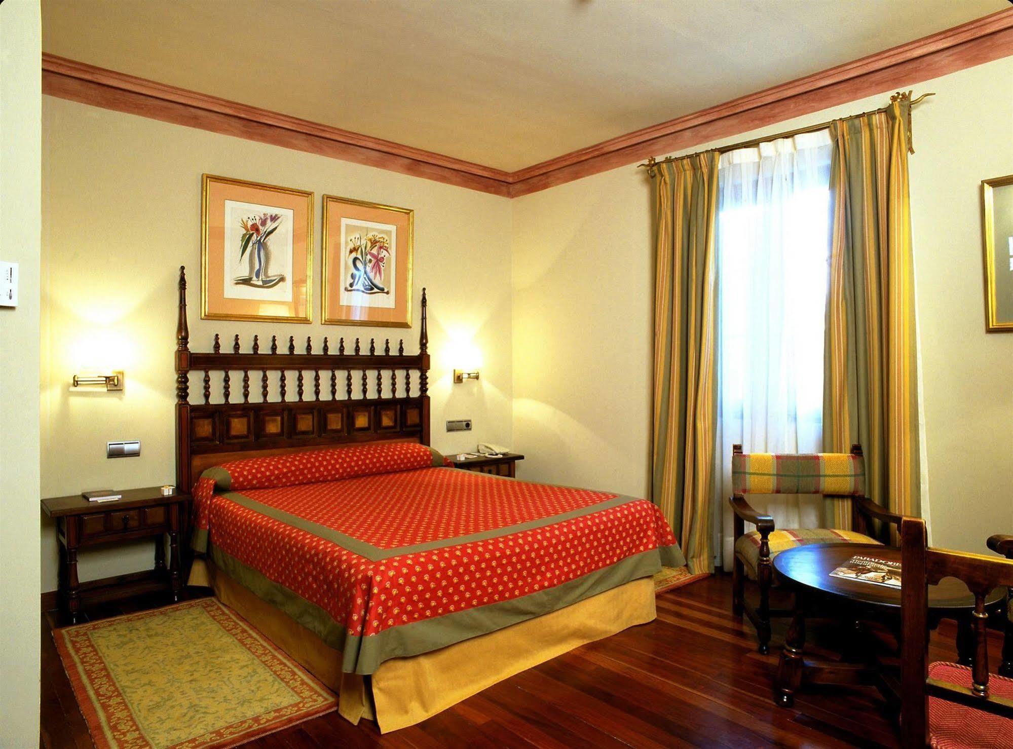 ปาราดอร์ เด กาลาออรา Hotel การาโอร์รา ภายนอก รูปภาพ